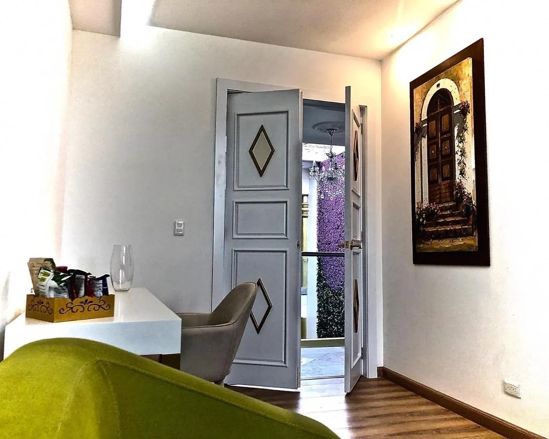 Adamas House Hotel Boutique Quito 4*,