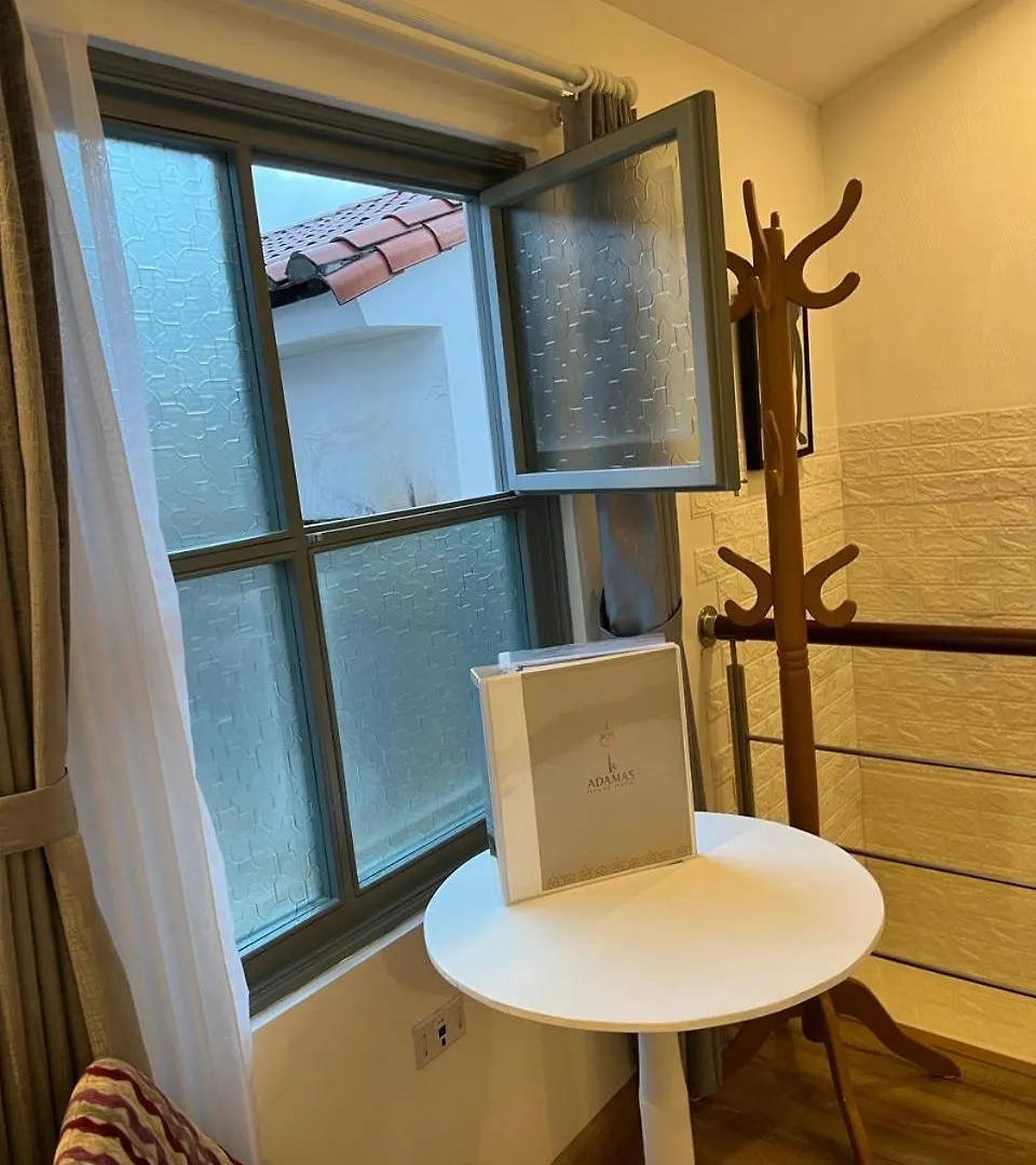 Adamas House Hotel Boutique Quito 4*,